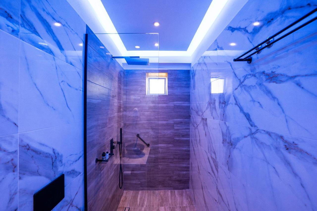 Santorossa Luxury Villas Εμπορειό Εξωτερικό φωτογραφία